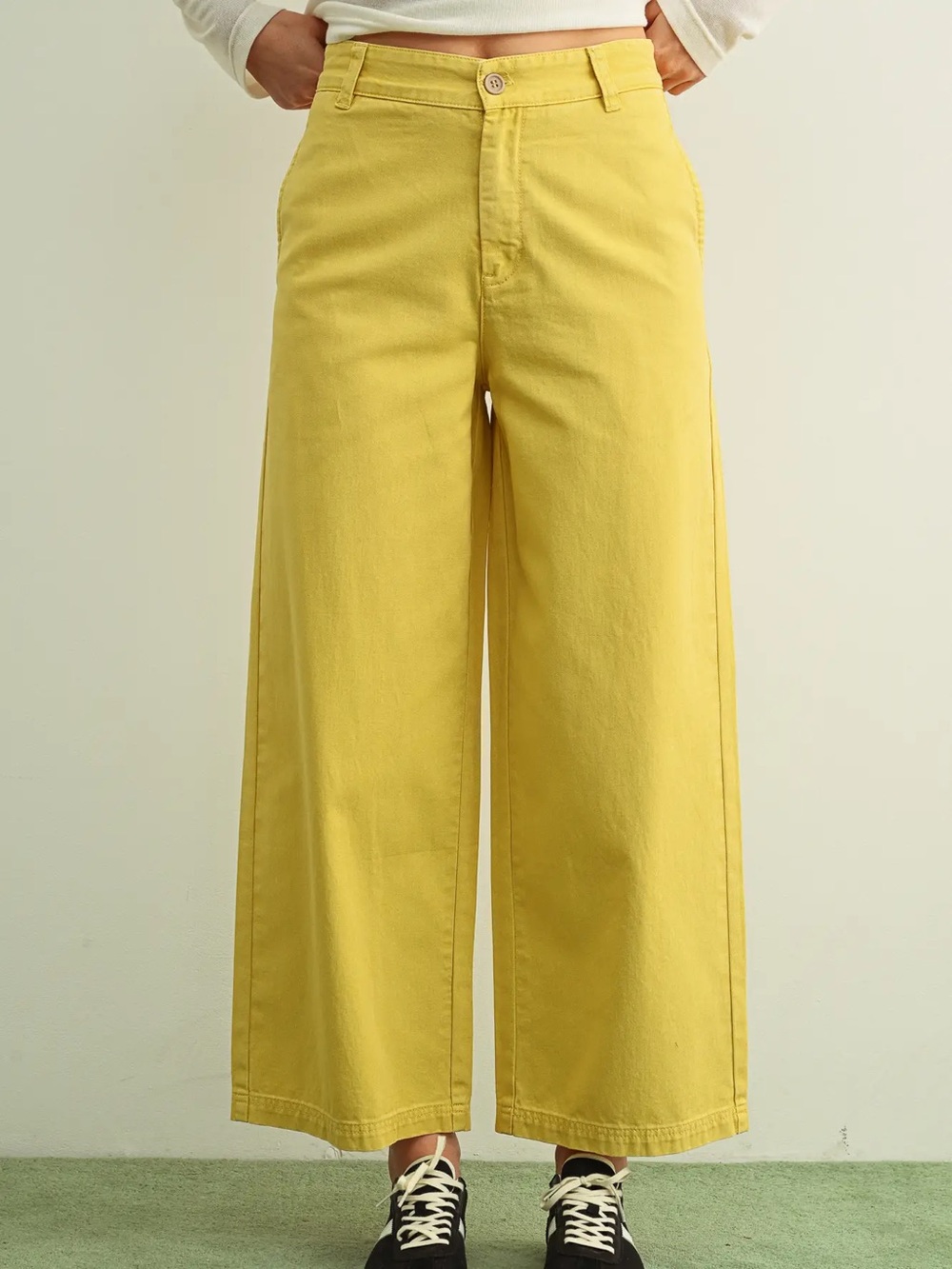 Wide Leg High-Rise Jeans in Yellow